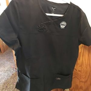 New…Koi tech stretch scrub top